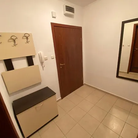 Holiday Apartment With Shared Pool In Yassen, Sunny Beach Apartment *